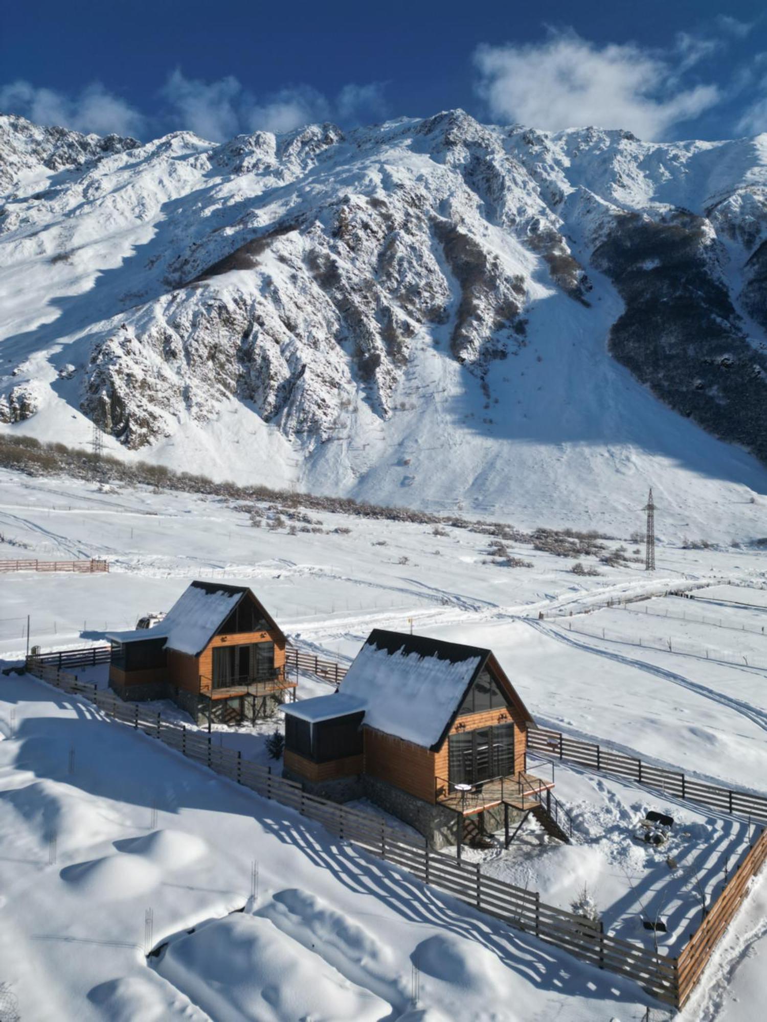 Traveler'S Cottages In Kazbegi Екстер'єр фото
