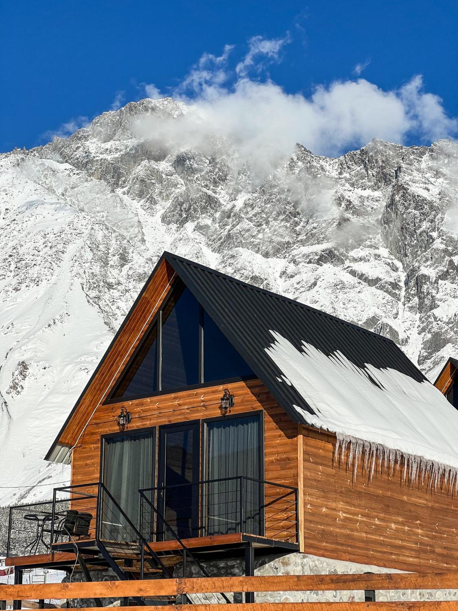 Traveler'S Cottages In Kazbegi Екстер'єр фото