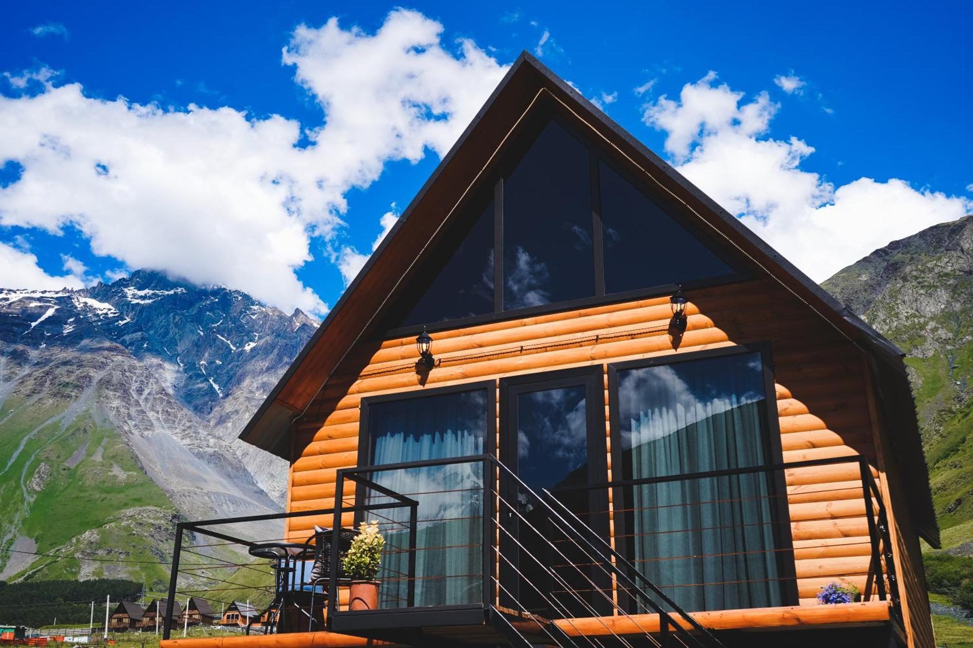 Traveler'S Cottages In Kazbegi Екстер'єр фото