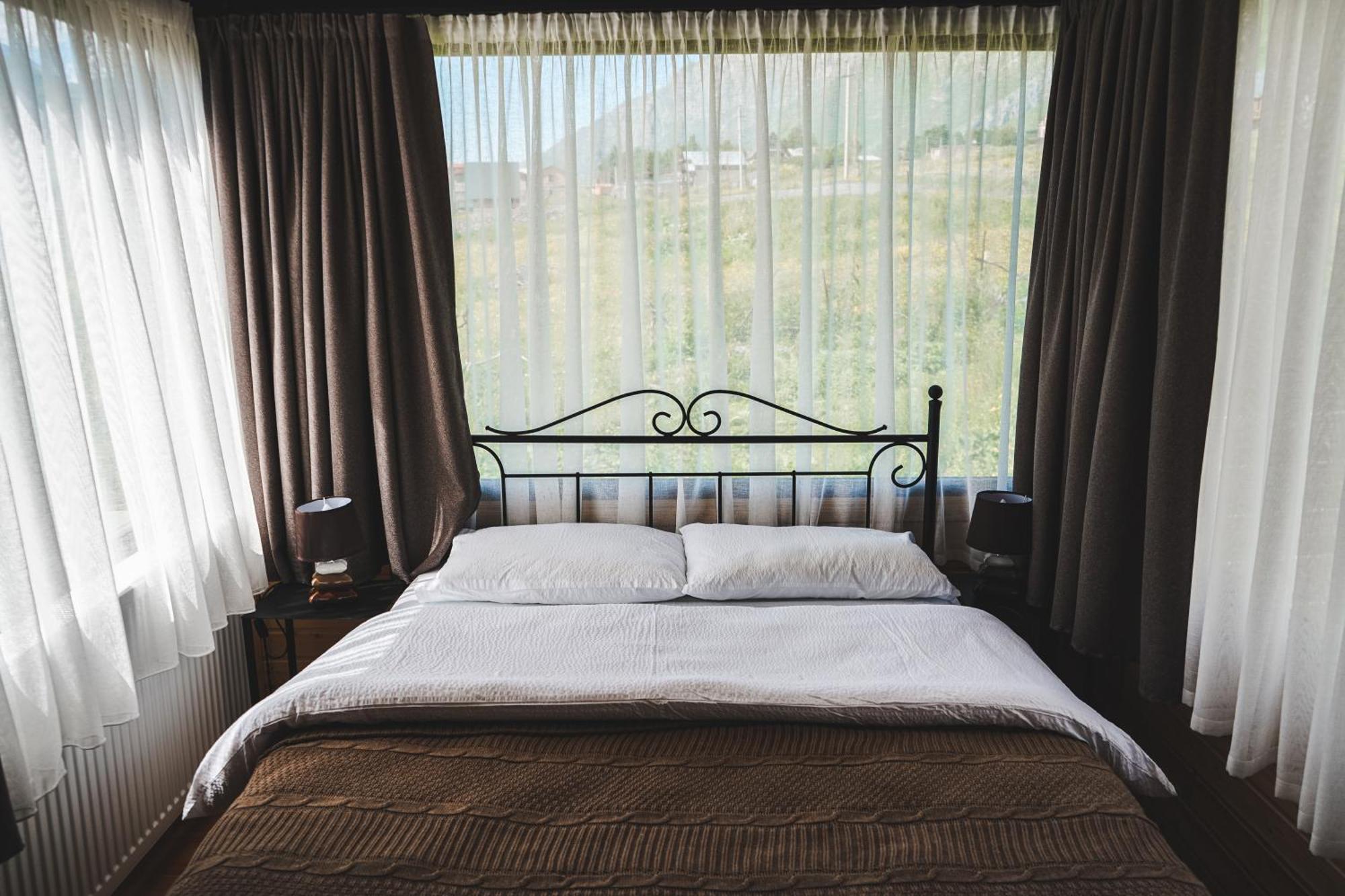 Traveler'S Cottages In Kazbegi Екстер'єр фото