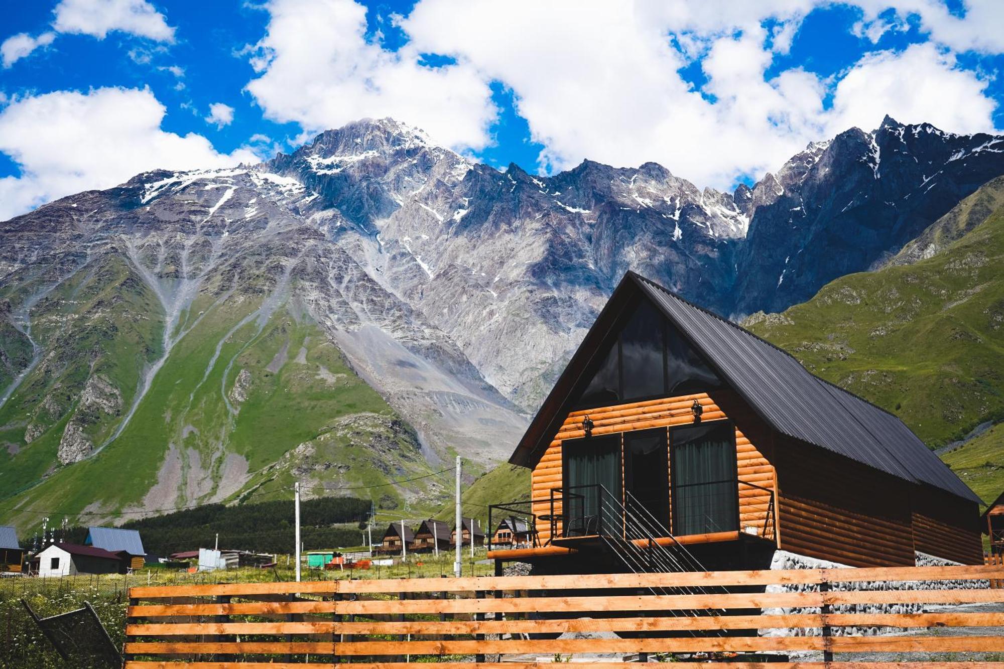 Traveler'S Cottages In Kazbegi Екстер'єр фото