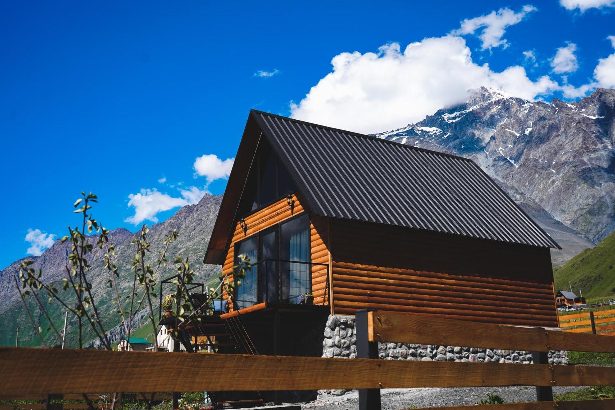 Traveler'S Cottages In Kazbegi Екстер'єр фото