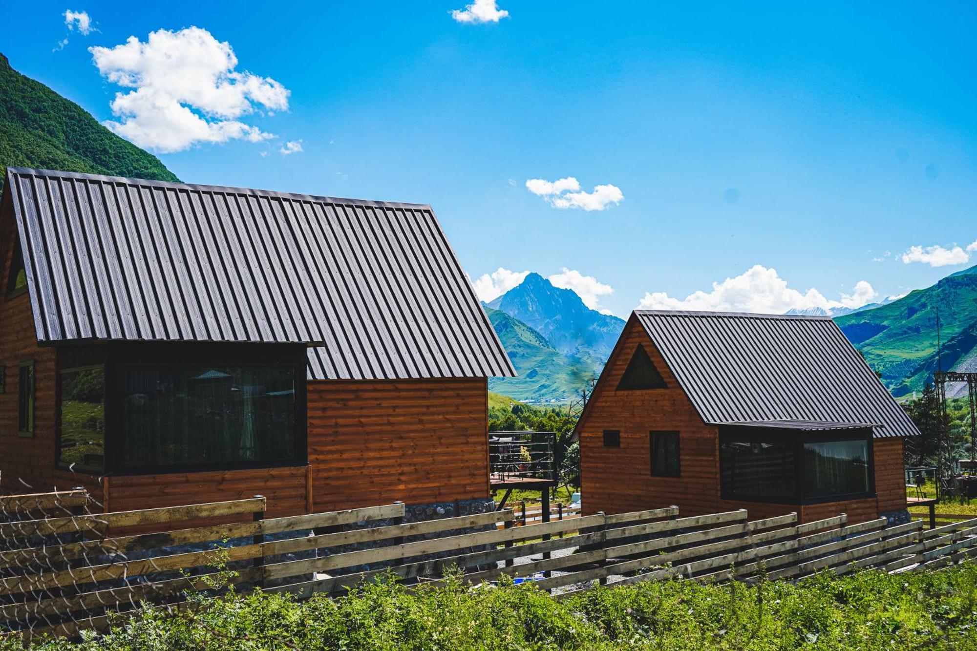 Traveler'S Cottages In Kazbegi Екстер'єр фото