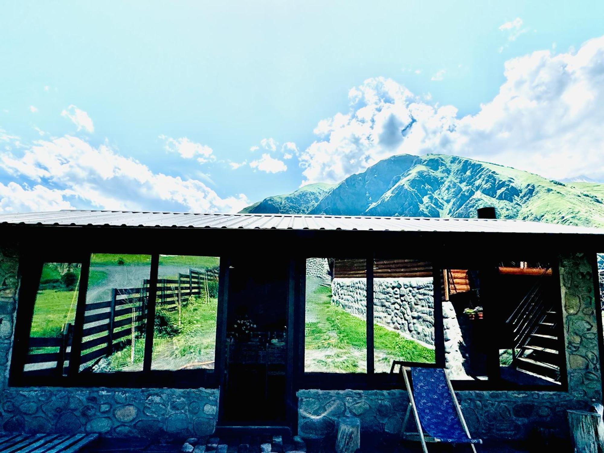 Traveler'S Cottages In Kazbegi Екстер'єр фото